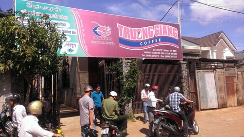ph&oacute;ng vi&ecirc;n bị nhốt khi t&aacute;c nghiệp