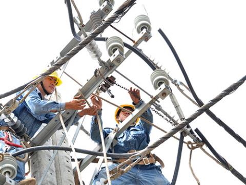 Điều chỉnh gi&aacute; điện tăng nếu gi&aacute; nguy&ecirc;n liệu đầu v&agrave;o 3-5%  
