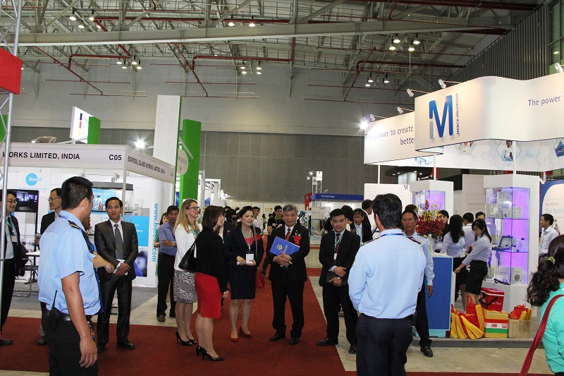 Triển l&atilde;m A13win Ưu đãi Vip Th&acirc;n thiện 13Win1 tải ứng dụng Việt Nam 2016 - &ldquo;ECOTECH VIETNAM 2016&rdquo;