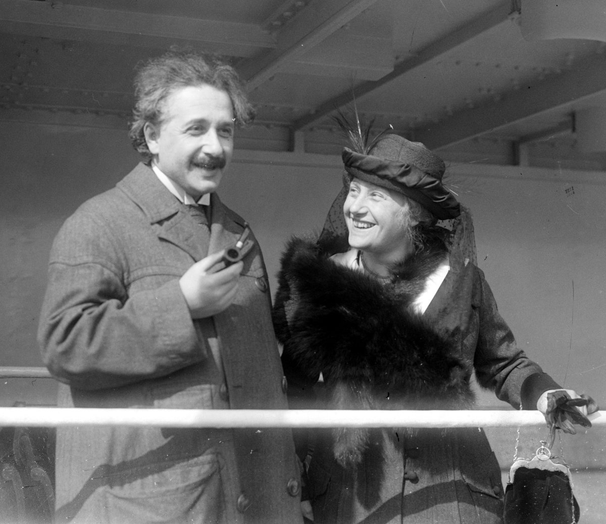 Albert Einstein và người vợ thứ 2 Elsa Lowenthal Albert Einstein và người vợ thứ 2 Elsa Lowenthal
