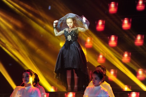Ca kh&uacute;c Con cầu xin qua sự thể hiện cuả Giang Hồng Ngọc đ&atilde; chạm tới Tr&aacute;i tim của kh&aacute;n giả