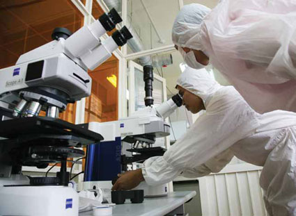 Ph&ograve;ng th&iacute; nghiệm c&ocirc;ng nghệ nano - Trường ĐH C&ocirc;ng nghệ, Đại học Quốc gia H&agrave; Nội. Ảnh: B&ugrave;i Tuấn
