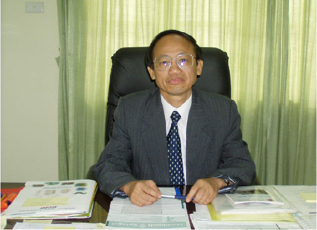 Nh&agrave; khoa học đầu ng&agrave;nh