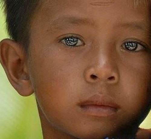 Hiện tượng b&iacute; ẩn về đ&ocirc;i mắt s&aacute;ng lấp l&agrave;nh của người Hải dương Gypsy