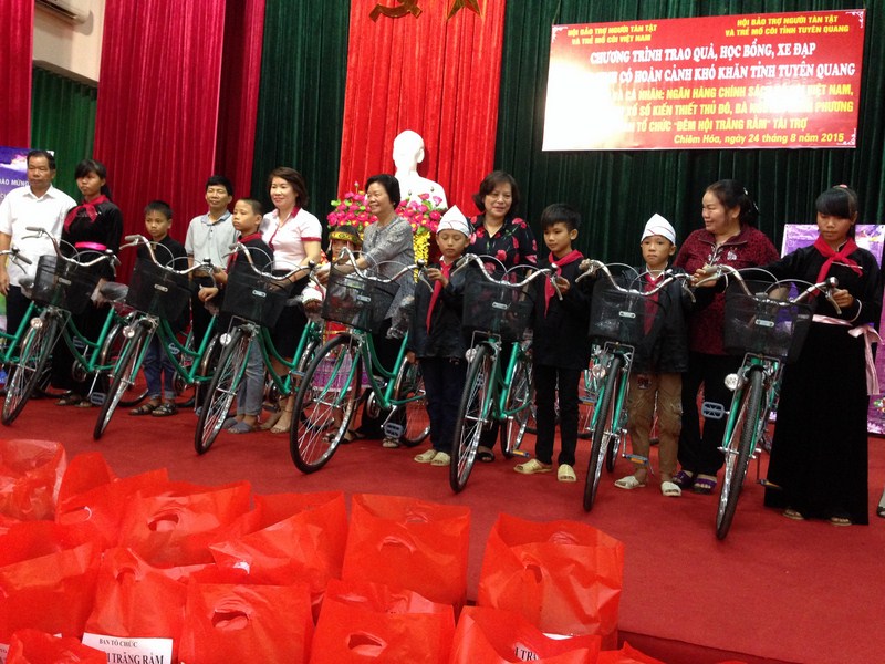 Tr&agrave; thảo mộc Dr. Thanh đồng h&agrave;nh tổ chức &ldquo;Đ&ecirc;m hội trăng rằm 2015&rdquo;