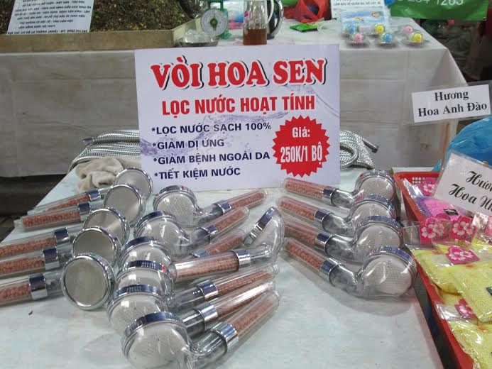 V&ograve;i hoa sen gi&aacute; rẻ bất ngờ, c&ocirc;ng năng kh&aacute;c thường