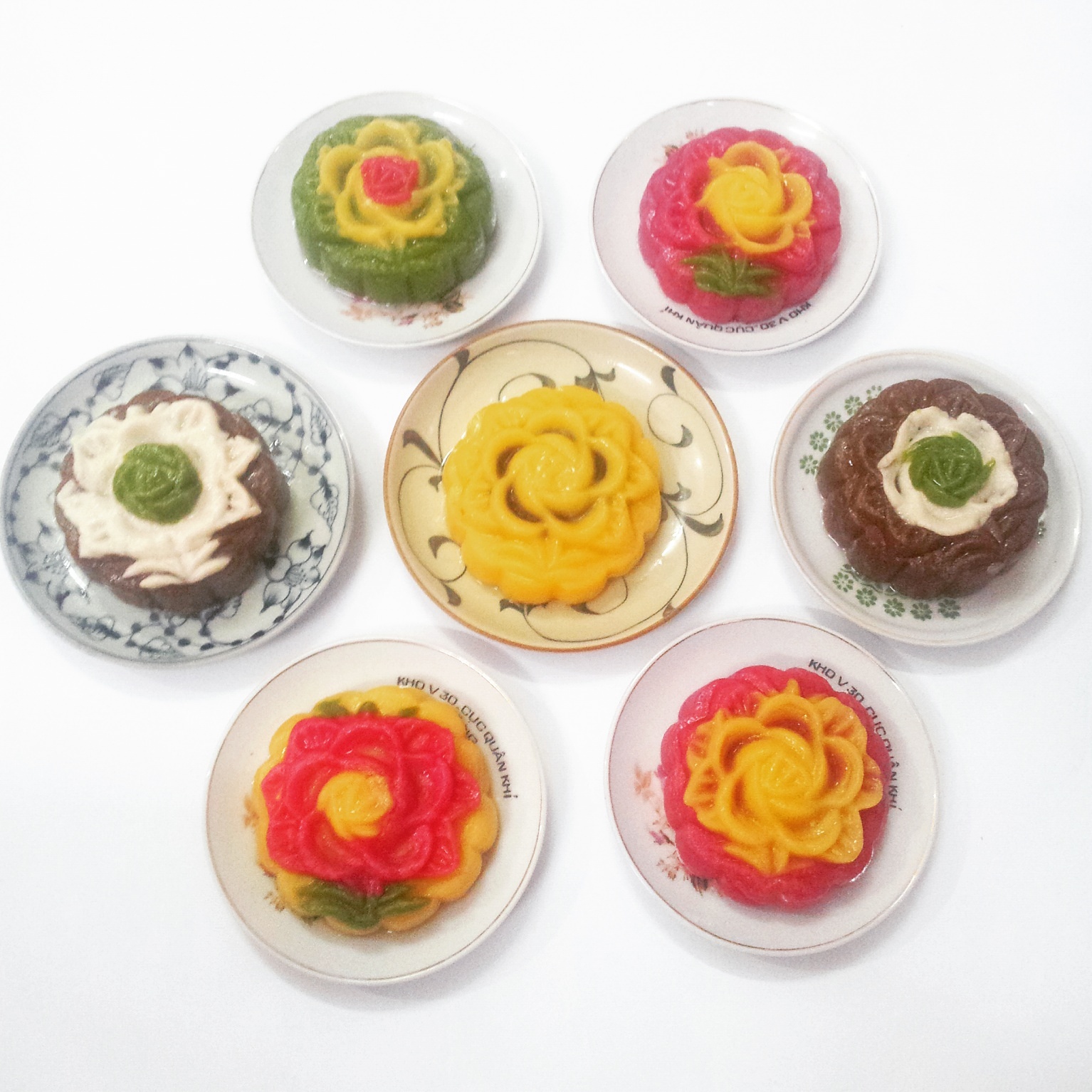 B&aacute;nh trung thu handmade nhuộm m&agrave;u tự nhi&ecirc;n