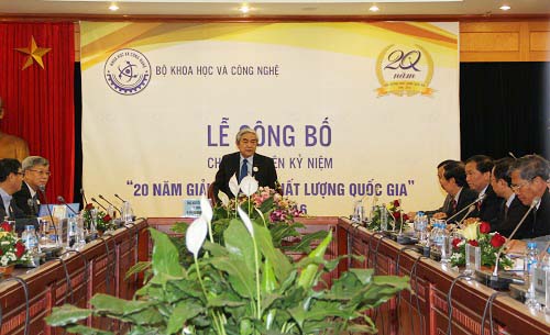 Bộ trưởng Nguyễn Qu&acirc;n tại lễ c&ocirc;ng bố Giải thưởng Chất lượng Quốc gia