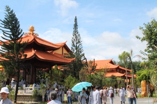 hình ảnh nhạy cảm của tăng ni ở Thiền viện Trúc lâm Thanh Nguyên hình ảnh nhạy cảm của tăng ni ở Thiền viện Trúc lâm Thanh Nguyên