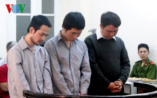 c&aacute;n bộ ng&acirc;n h&agrave;ng bị bắt