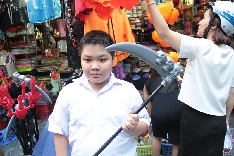 Lưới h&aacute;i thần chết Halloween cũng c&oacute; gi&aacute; 50.000 đồng