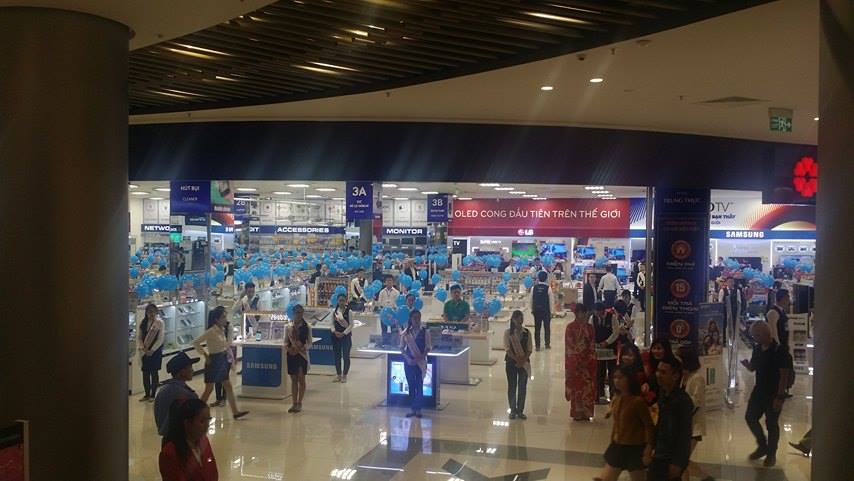 Gian h&agrave;ng điện m&aacute;y tại Trung t&acirc;m 13Win19 tải ứng dụng Aeon Mall Long Bi&ecirc;n