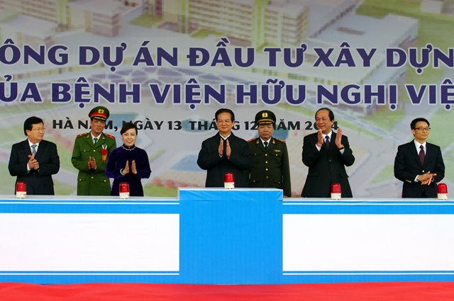 Thủ tướng Nguyễn Tấn Dũng, Ph&oacute; Thủ tướng Vũ Đức Đam c&ugrave;ng ph&aacute;t lệnh khởi c&ocirc;ng 2 dự &aacute;n bệnh viện lớn tại H&agrave; Nam