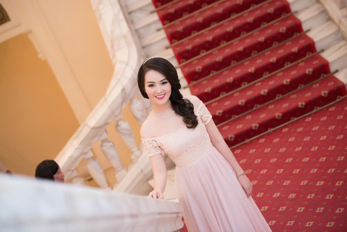 á hậu thụy vân 5