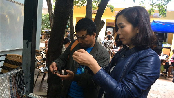 Độc đáo chợ phiên đá quý giữa lòng Hà Nội