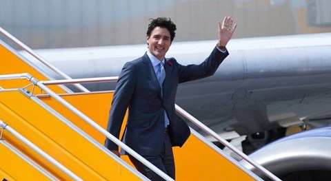 Những h&igrave;nh ảnh đầu ti&ecirc;n của Thủ tướng Canada Justin Trudeau đến Đ&agrave; Nẵng dự APEC 2017