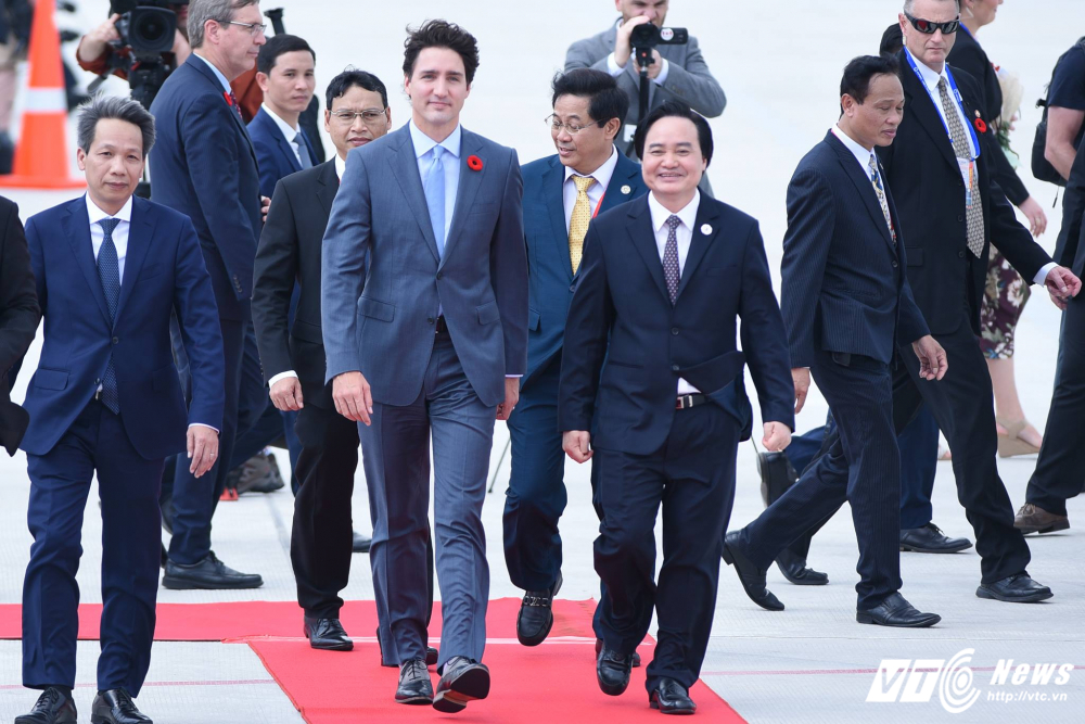 Những h&igrave;nh ảnh đầu ti&ecirc;n của Thủ tướng Canada Justin Trudeau đến Đ&agrave; Nẵng dự APEC 2017