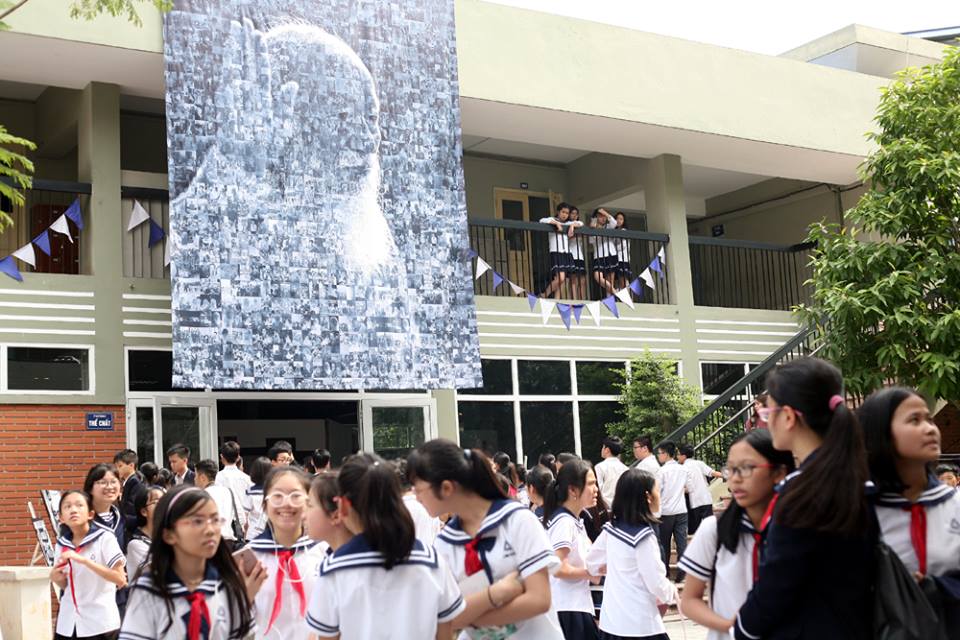 lan-dau-tien-truong-luong-the-vinh-vang-bong-hinh-anh-thay-van-nhu-cuong-trong-ngay-2011