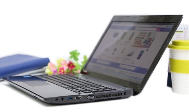laptop g&aacute; rẻ Toshiba thiết kế bền đẹp, cấu h&igrave;nh mạnh mẽ rất ấn tượng