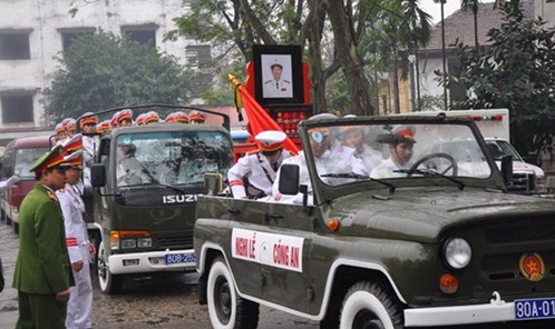 Thượng tướng Phạm Qu&yacute; Ngọ l&agrave; Ủy vi&ecirc;n Ban Chấp h&agrave;nh Trung ương Đảng Kh&oacute;a XI; Ủy vi&ecirc;n Ban Thường vụ Đảng ủy C&ocirc;ng an Trung ương; Thứ trưởng Bộ C&ocirc;ng an; Đại biểu Quốc hội Kh&oacute;a XI.