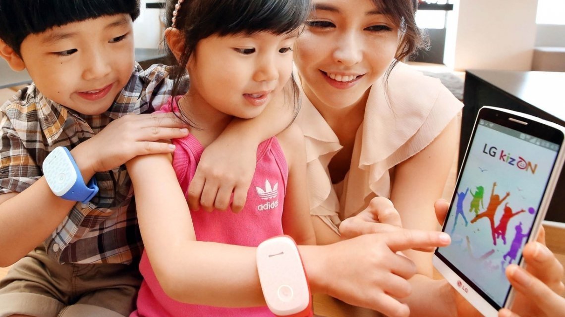 LG GizmoPal l&agrave; một chiếc điện thoại trẻ em trong h&igrave;nh d&aacute;ng một chiếc đ&ograve;ng hồ