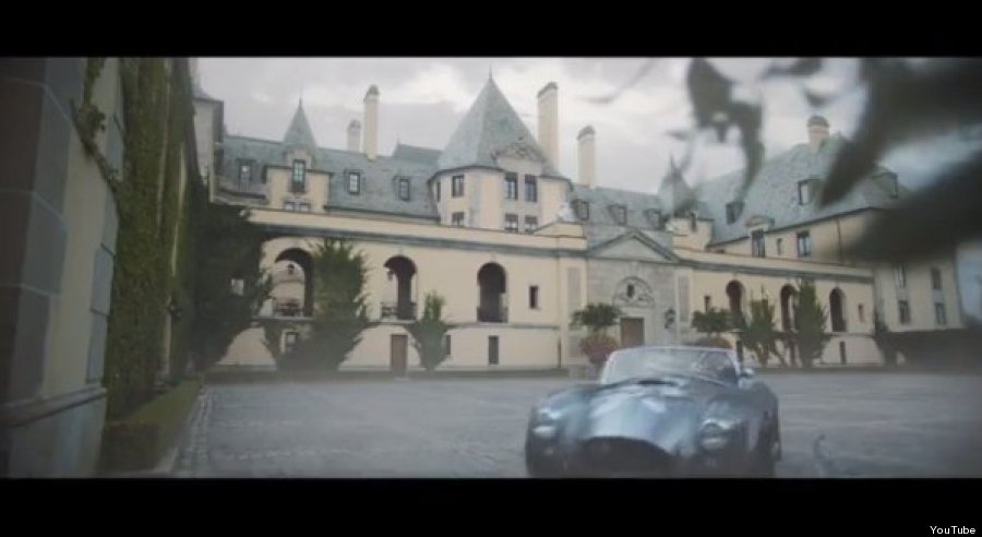 Khung cảnh ma mị trong MV mới 'Blank Space' của Taylor Swift