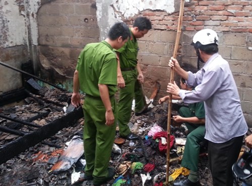 Cụ b&agrave; bại liệt may mắn tho&aacute;t chết trong đ&aacute;m ch&aacute;y nhờ c&oacute; sự gi&uacute;p đỡ kịp thời của h&agrave;ng x&oacute;m