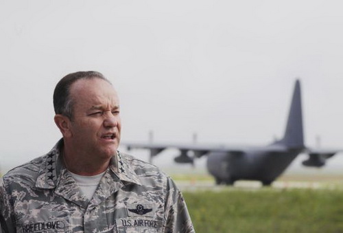 Tư lệnh Tối cao qu&acirc;n đồng minh ch&acirc;u &Acirc;u của NATO Philip Breedlove - Ảnh: Reuters