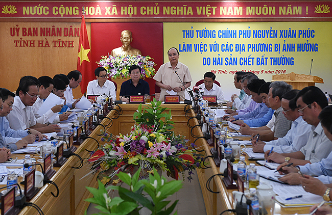 Thủ tướng 13Win15 com - Thương hiệu nhà cái uy tín làm việc với các địa phương về việc hải sản chết bất thường Thủ tướng 13Win15 com - Thương hiệu nhà cái uy tín làm việc với các địa phương về việc hải sản chết bất thường