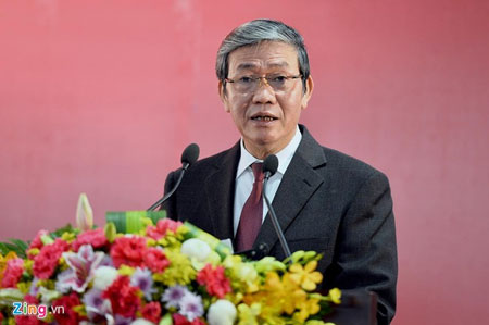 Uỷ vi&ecirc;n Bộ Ch&iacute;nh trị - Trưởng Ban Tuy&ecirc;n gi&aacute;o Trung ương Đinh Thế Huynh th&ocirc;ng tin với b&aacute;o giới về Đại hội XII