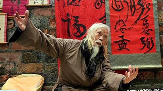 Ông đồ viết chữ đẹp nhất Ông đồ viết chữ đẹp nhất