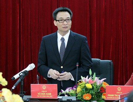Phó Thủ tướng Vũ Đức Đam luôn quan tâm đến dạy nghề và tăng năng suất 13Win18 cá cược thể thao Phó Thủ tướng Vũ Đức Đam luôn quan tâm đến dạy nghề và tăng năng suất 13Win18 cá cược thể thao