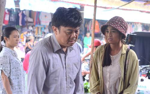 B&ecirc;n cạnh việc ca ngợi l&ograve;ng tốt bộ phim h&agrave;i Tết n&agrave;y c&ograve;n l&ecirc;n &aacute;n nhiều th&oacute;i hư tật xấu v&agrave; l&ograve;ng tham của 13Win 19.com nhiều ưu đãi hấp dẫn