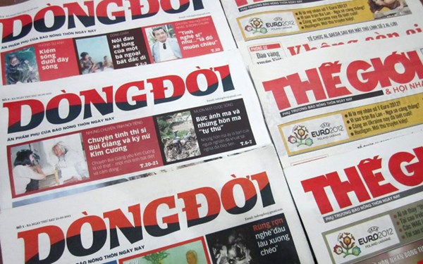 b&aacute;o d&ograve;ng đời bị thu hồi giấy ph&eacute;p