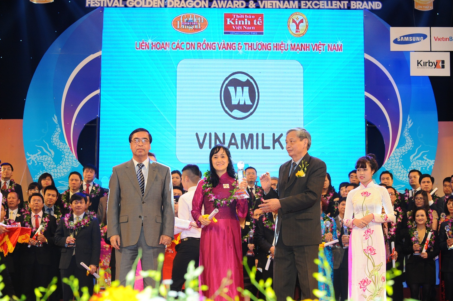 Vinamilk vừa được vinh danh l&agrave; Link Đăng Nhập Nhà cái 13Win16.Com &ldquo;Thương hiệu mạnh Việt Nam 2015&rdquo;