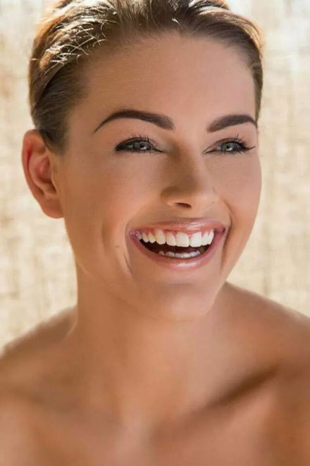 Với chiều cao 1,77 m, gương mặt đẹp, Rolene Strauss luôn nổi bật từ đầu cuộc thi năm nay.