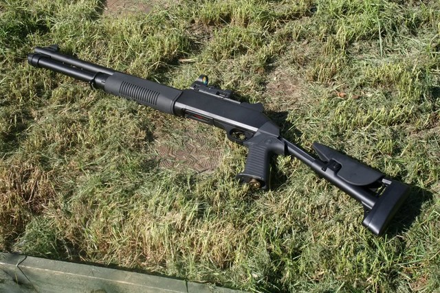 Benelli M4 được coi l&agrave; khẩu shotgun mạnh nhất thế giới hiện nay
