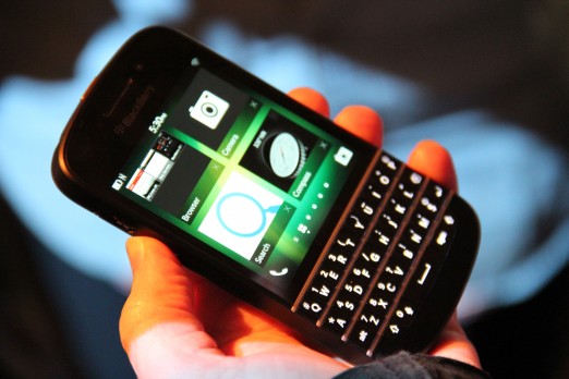 Smartphone gi&aacute; rẻ BlackBerry- một si&ecirc;u phẩm độc, lạ