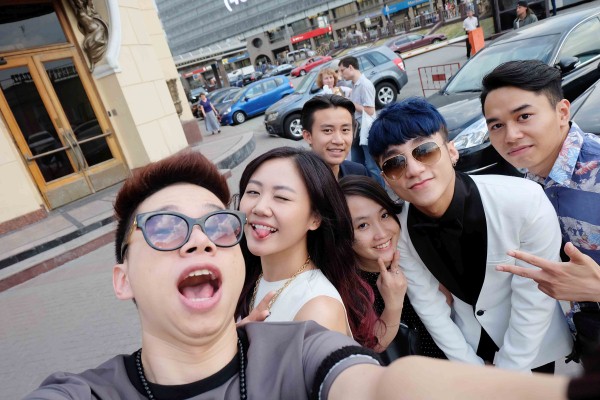 Sơn T&ugrave;ng lưu diễn tại Nga 