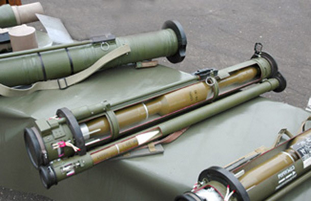 RPG-30 là loại súng chống tăng của Nga với thiết kế 2 nòng đạn kép RPG-30 là loại súng chống tăng của Nga với thiết kế 2 nòng đạn kép