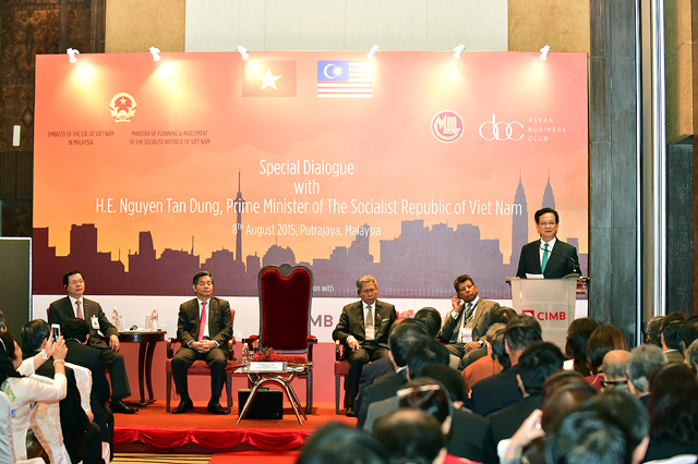 Thủ tướng dự Đối thoại với C&acirc;u lạc bộ Doanh nh&acirc;n ASEAN