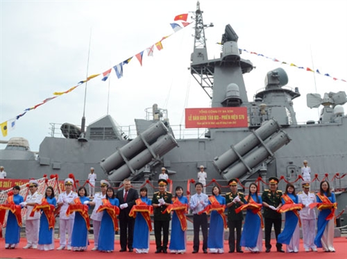 T&agrave;u t&ecirc;n lửa Molniya 
