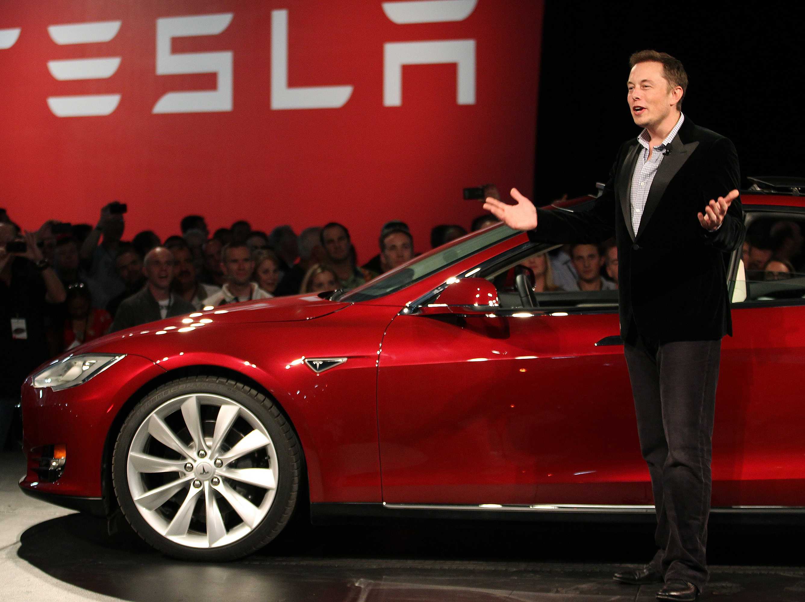 Elon Musk - CEO t&agrave;i năng của Tesla Motors 