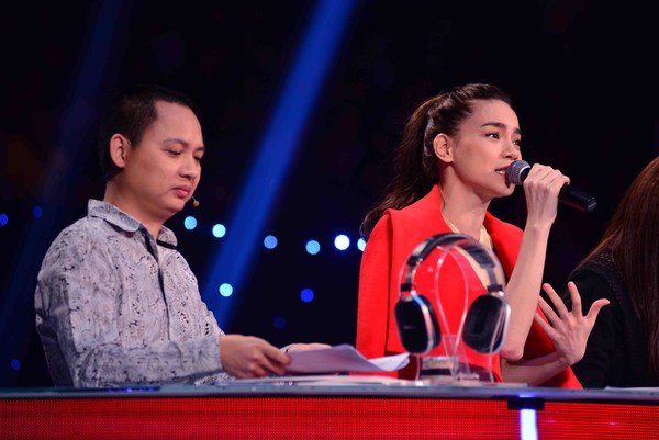 The Remix 2015 l&agrave;m dư luận x&ocirc;n xao về vị tr&iacute; gi&aacute;m khảo của Hồ Ngọc H&agrave;