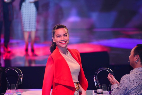 Ngo&agrave;i The Remix 2015, Hồ Ngọc H&agrave; đ&atilde; từng l&agrave;m gi&aacute;m khảo cho nhiều chương tr&igrave;nh kh&aacute;c