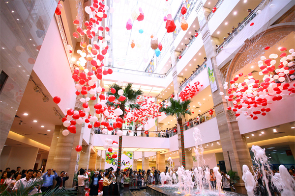 Trung t&acirc;m Aeon l&agrave; địa điểm hẹn h&ograve; l&atilde;ng mạn trong ng&agrave;y Valentine