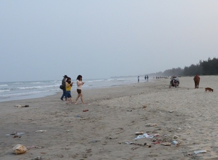 Tin tức mới nhất về vụ tai nạn s&ocirc;ng nước ở Quảng Ng&atilde;i, 2 em nhỏ vẫn mất t&iacute;ch