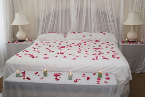 Giường n&ecirc;n chọn giường rộng tr&ecirc;n 1,6m v&agrave; l&agrave;m bằng gỗ tốt