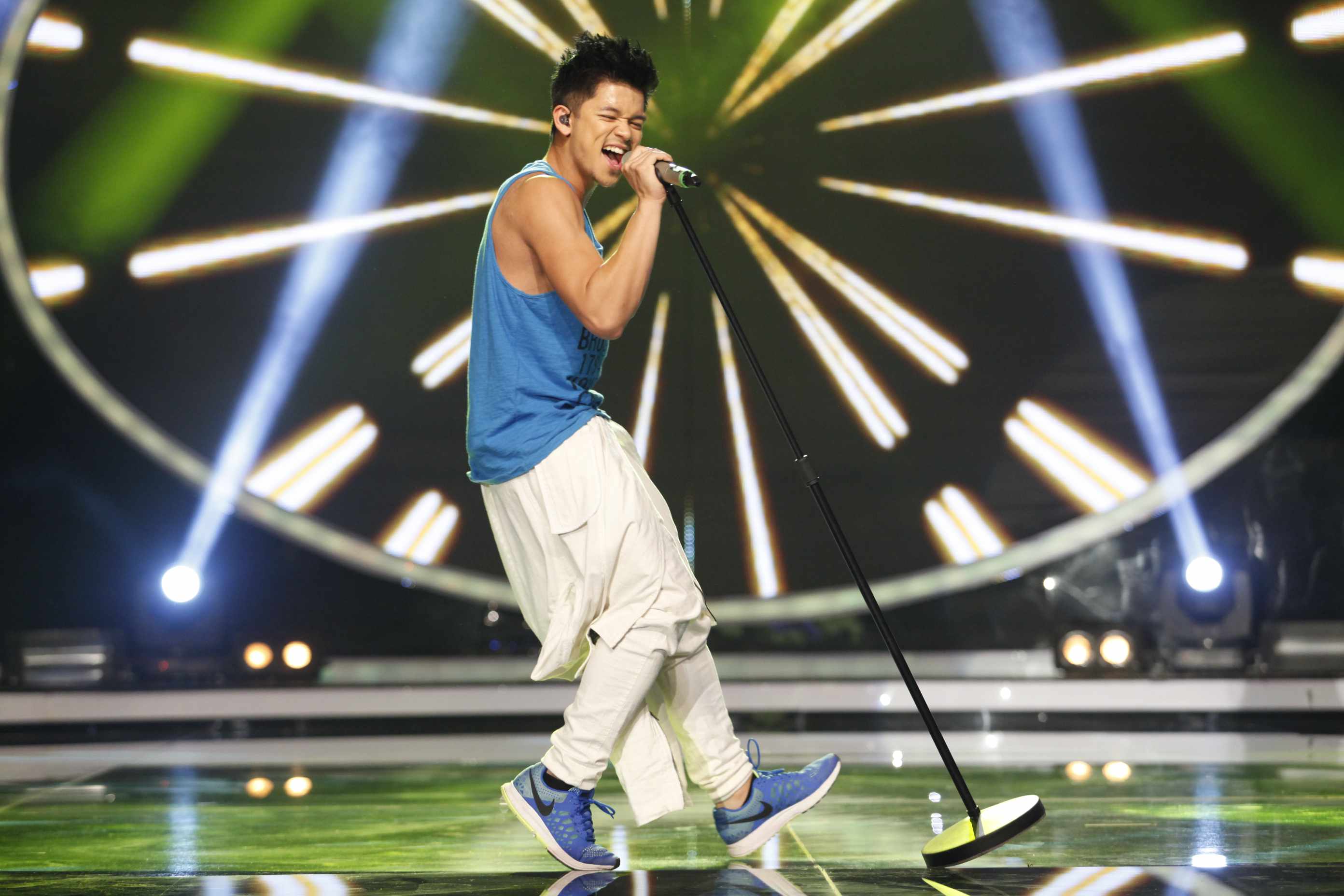 Vietnam Idol 2015 Trọng Hiếu g&acirc;y ấn tượng mạnh trong đ&ecirc;m thi 24/5