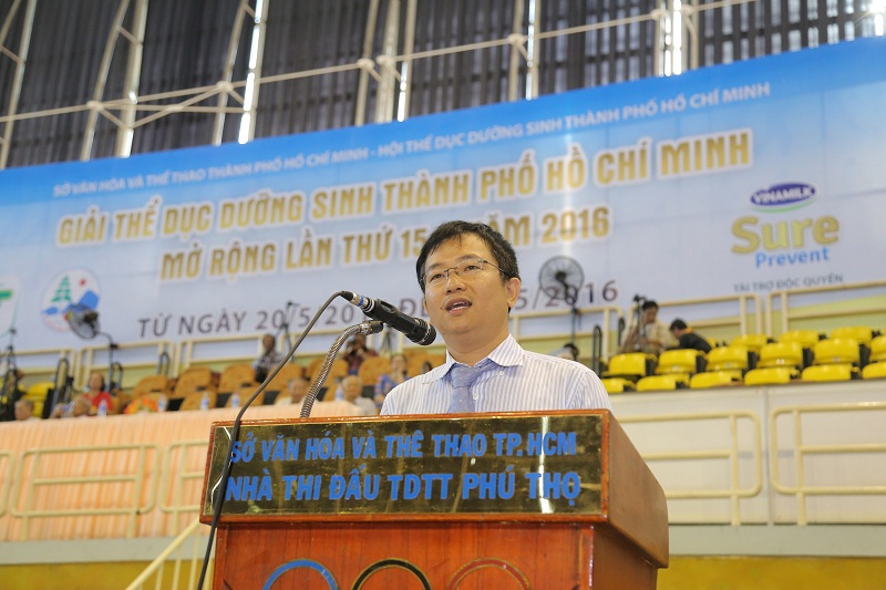&Ocirc;ng Mai Thanh Việt &ndash; Gi&aacute;m Đốc Marketing ng&agrave;nh h&agrave;ng sữa bột Vinamilk ph&aacute;t biểu tại Giải thi đấu
